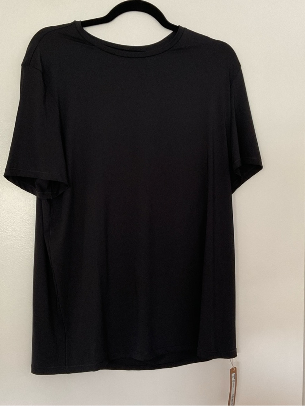 NWT skims sport short sleeve top